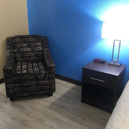 Wallaceburg Inn Экстерьер фото
