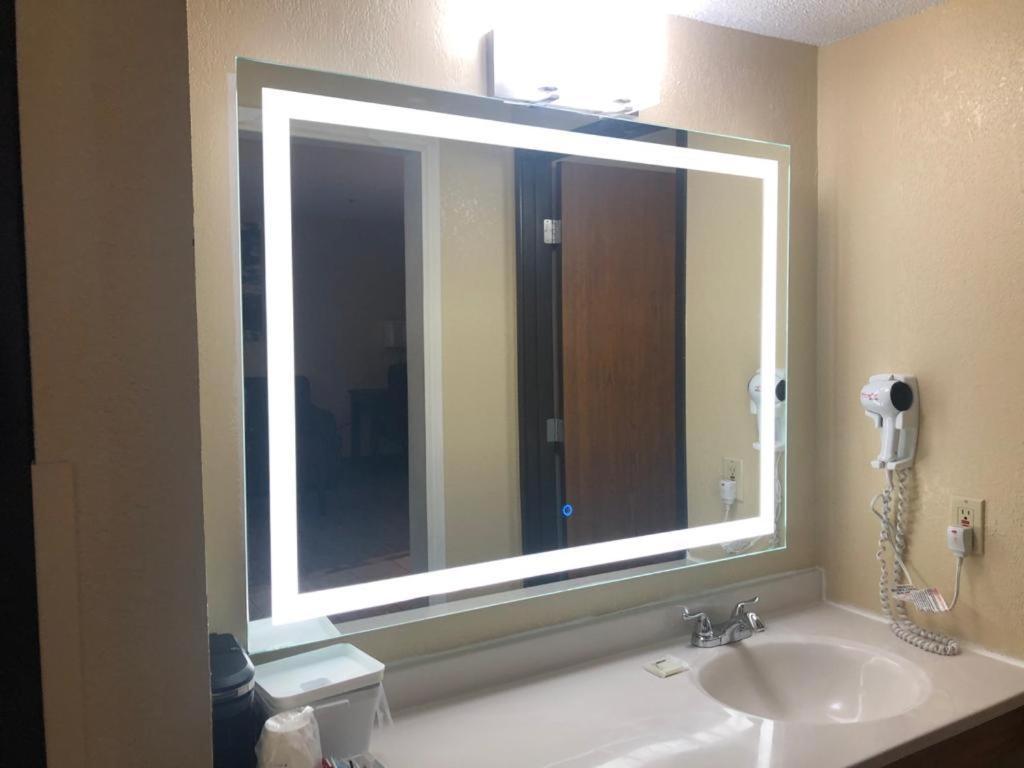 Wallaceburg Inn Экстерьер фото