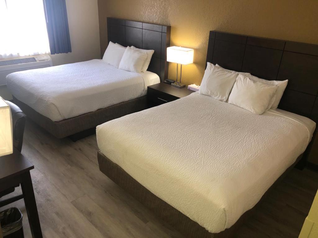 Wallaceburg Inn Экстерьер фото