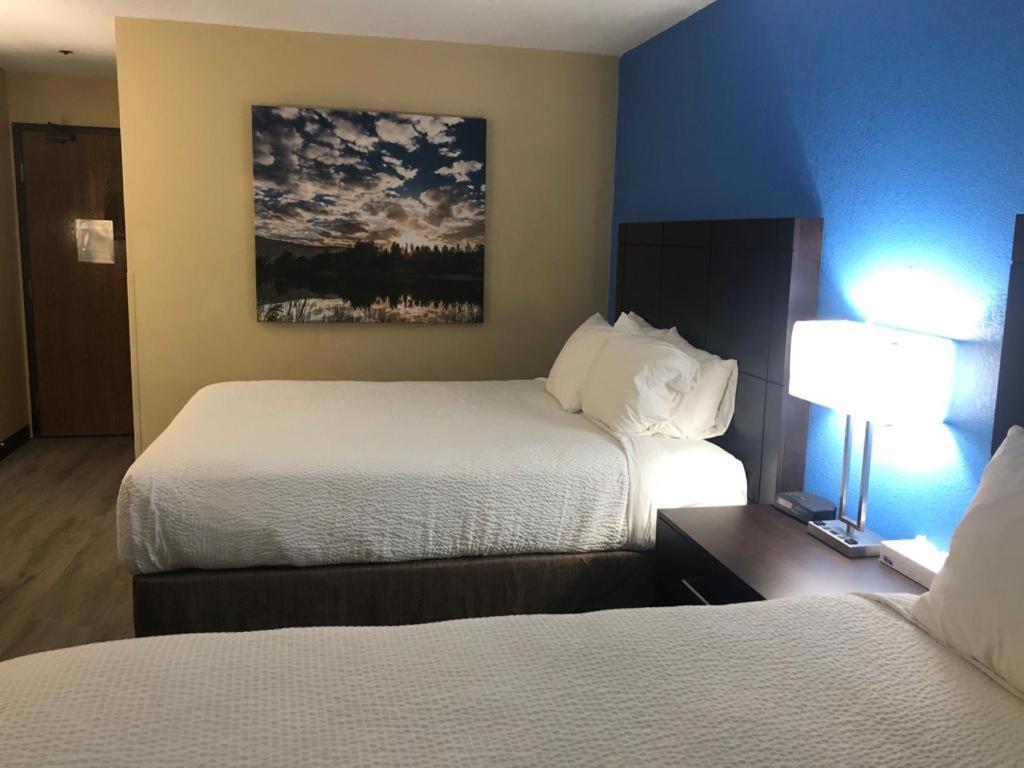 Wallaceburg Inn Экстерьер фото