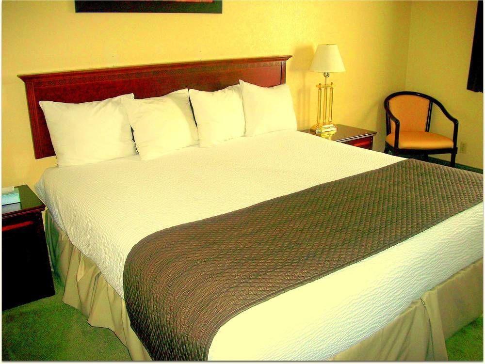 Wallaceburg Inn Экстерьер фото