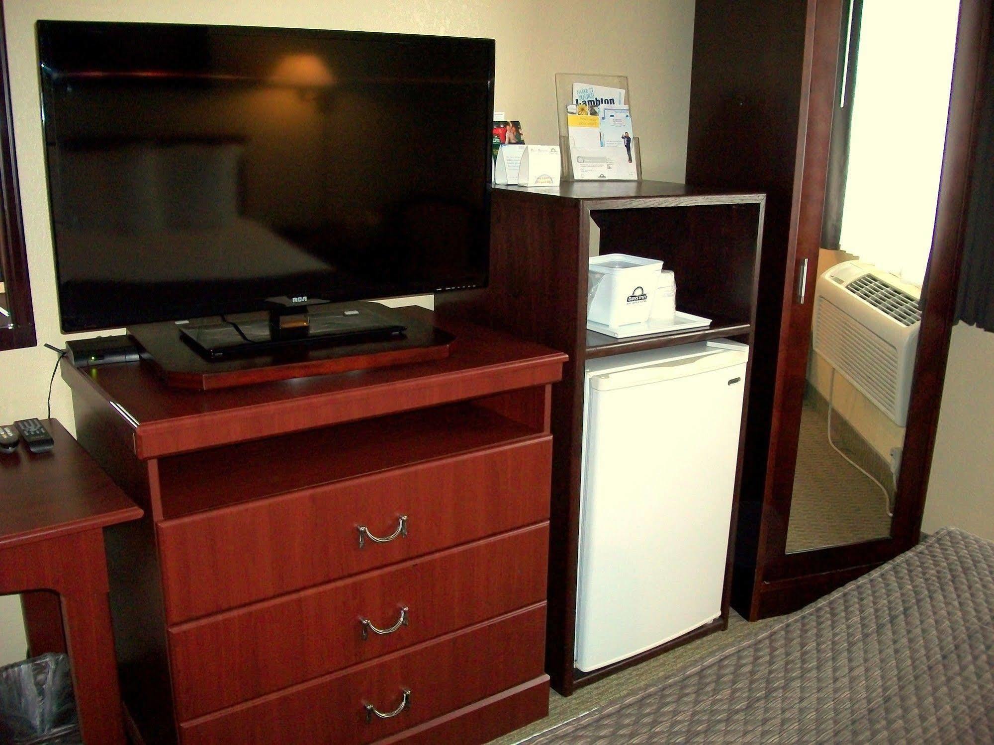 Wallaceburg Inn Экстерьер фото