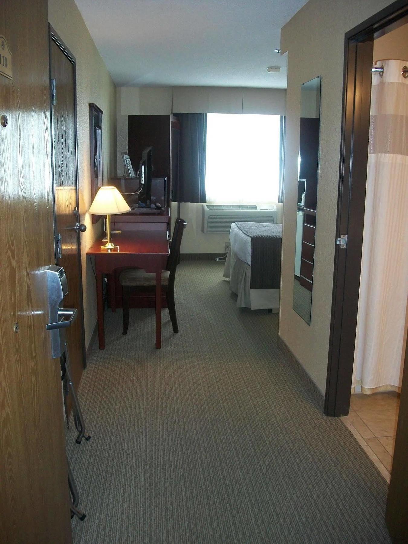 Wallaceburg Inn Экстерьер фото